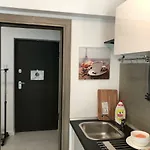 21 شقة *