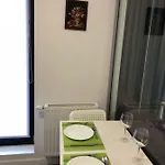 شقة 21 *